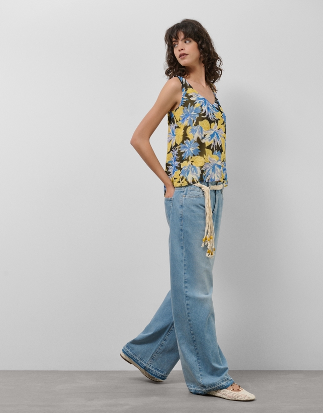 Blue georgette crepe sleeveless top with floral print