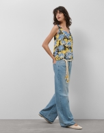 Blue georgette crepe sleeveless top with floral print