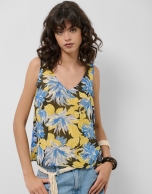Blue georgette crepe sleeveless top with floral print