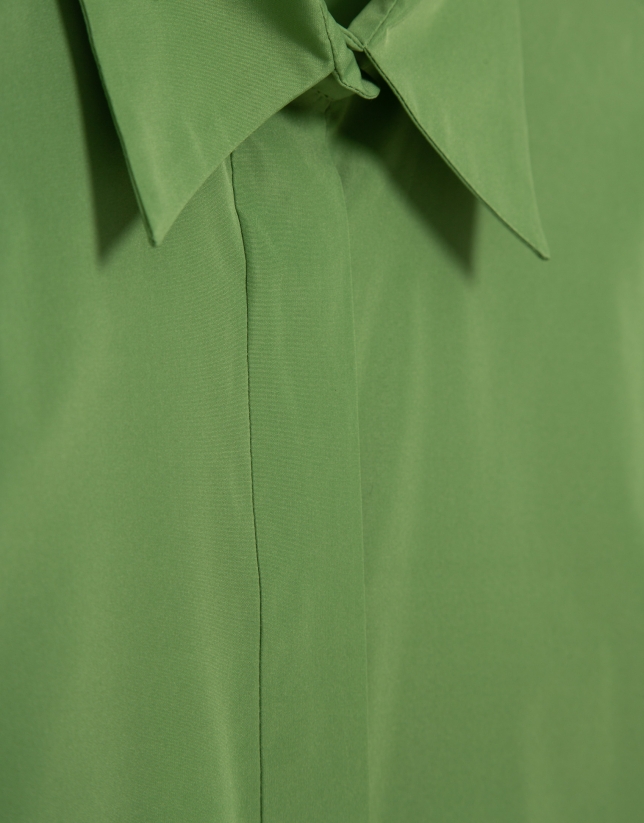Green taffeta blouse with puckered short sleeves
