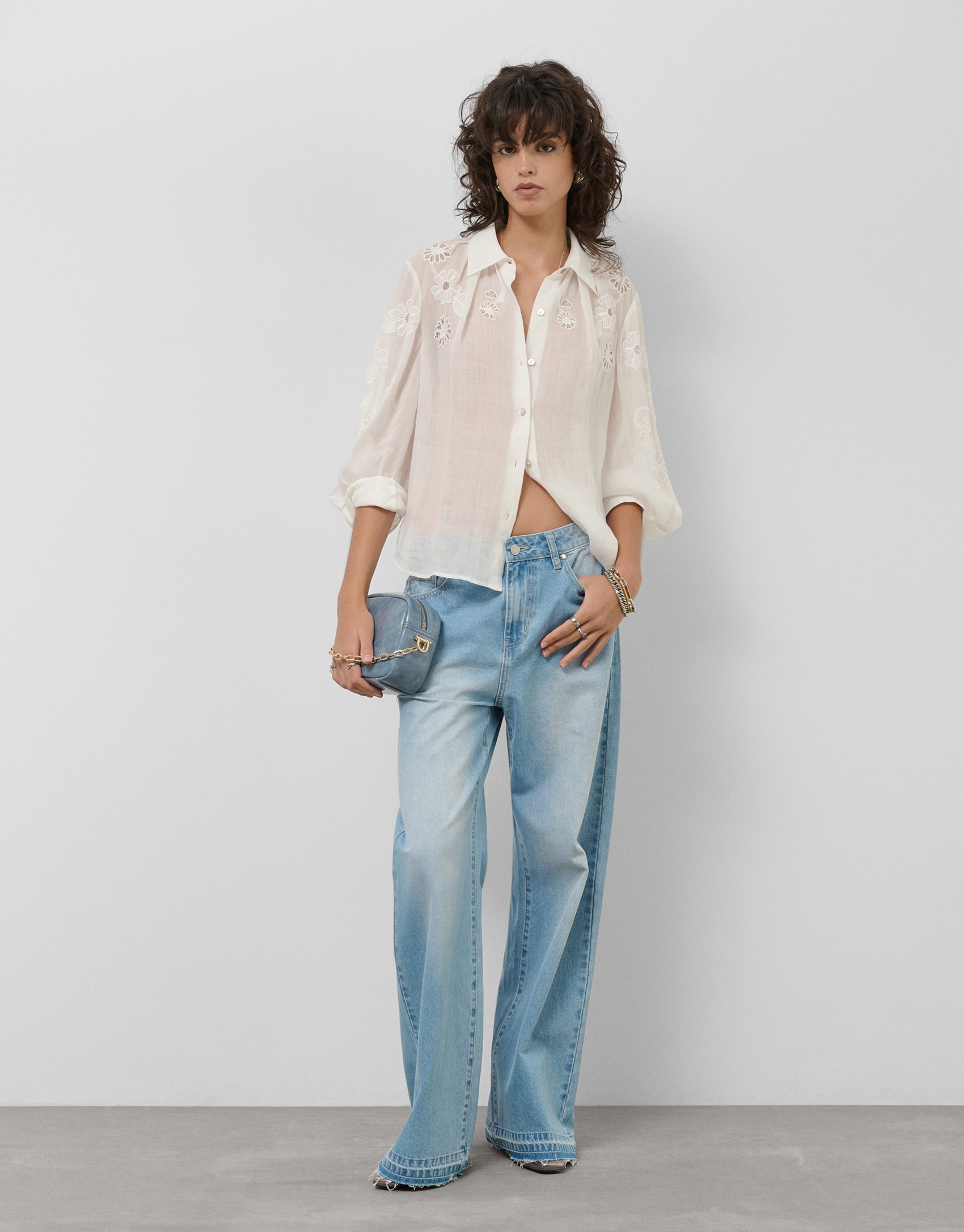 Blusa oversize ramio blanco con bordado