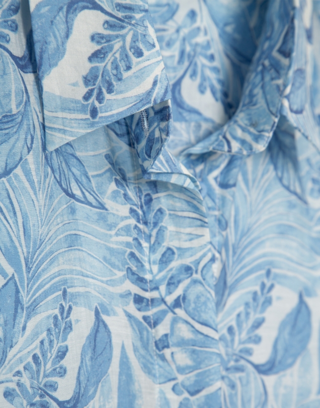 Blusa larga en gasa estampado vegetal azul