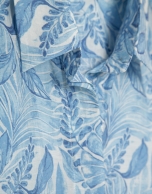 Blusa larga en gasa estampado vegetal azul