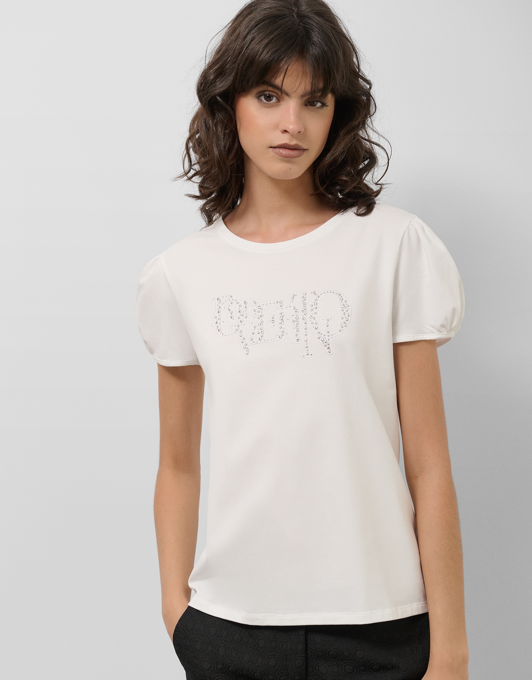 White cotton gathered short sleeve t-shirt with embroidered logo