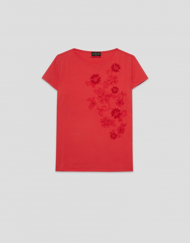 Red cotton T-shirt with embroidered flowers