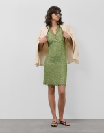 Vestido corto escote pico sin mangas guipur verde