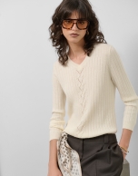 Ecru V-neck sweater with central stripe
