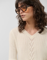 Ecru V-neck sweater with central stripe