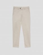Pantalón chino regular algodón tintado beige
