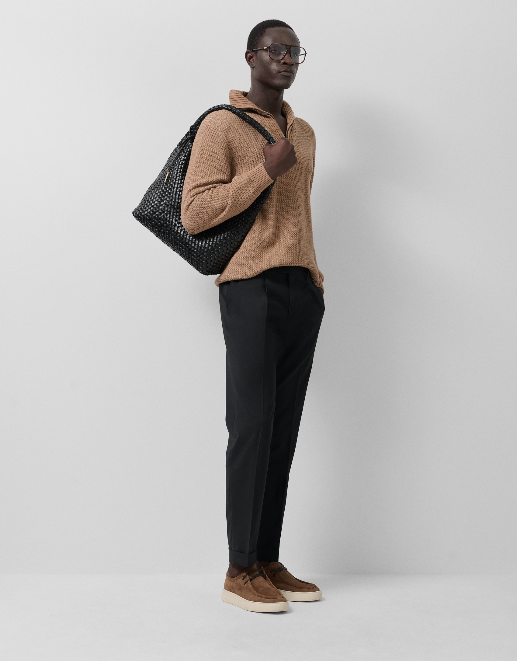 Pantalón vestir negro vuelta bajo