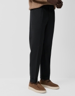 Pantalón vestir negro vuelta bajo