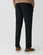 Pantalón vestir negro vuelta bajo