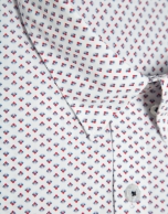 Regular white sport shirt with red/navy geometric print
