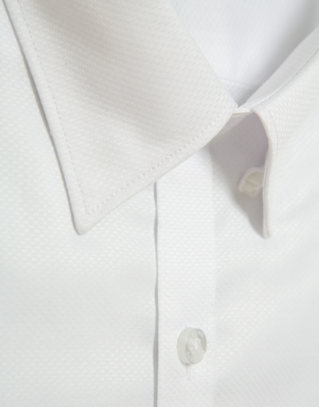 Regular white structured sport shirt