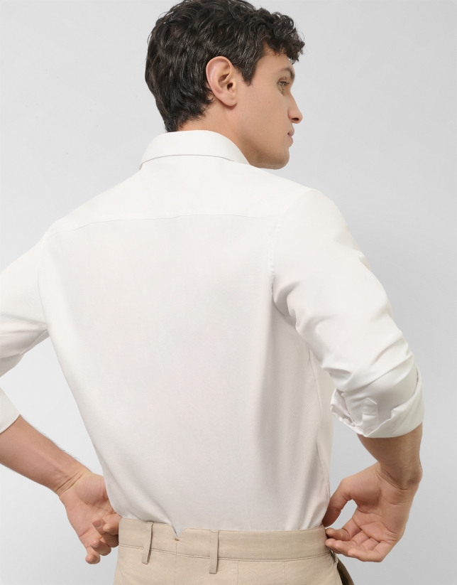 Regular white structured sport shirt