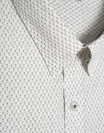 Camisa sport slim blanca estampado flor verde caqui
