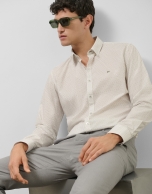 Camisa sport slim blanca estampado flor verde caqui
