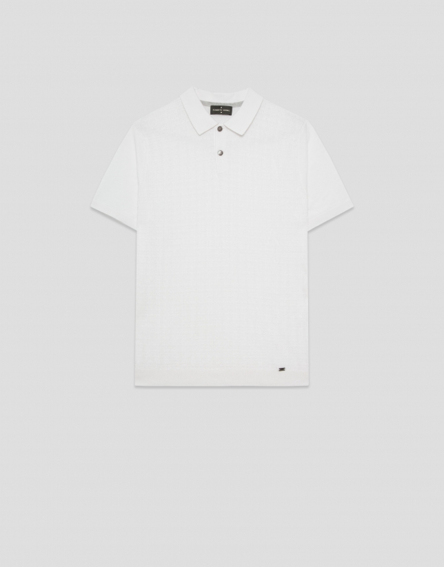 Structured white knitted polo shirt