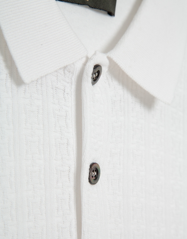 Structured white knitted polo shirt