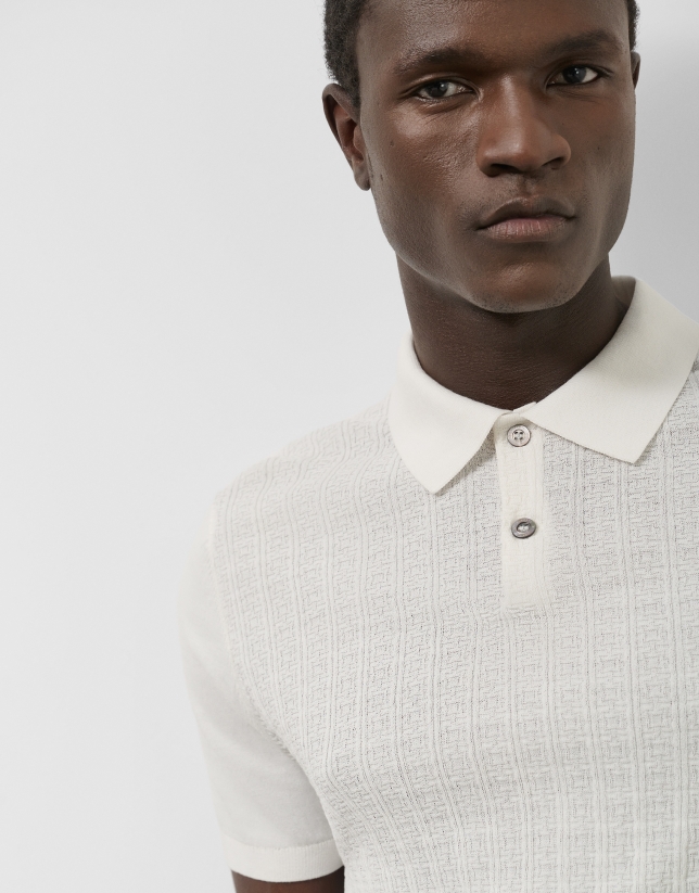 Structured white knitted polo shirt