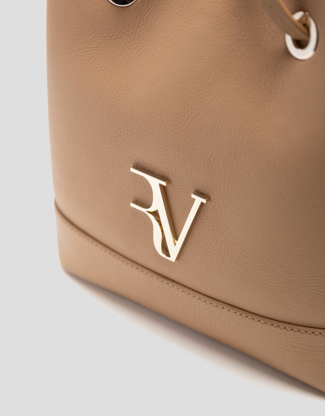 Valentina Bucket handbag in camel leather
