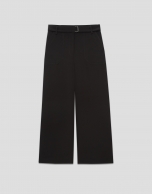 Pantalón ancho fluido twill negro con cinturón
