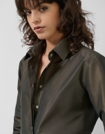 Camisa tafeta marrón