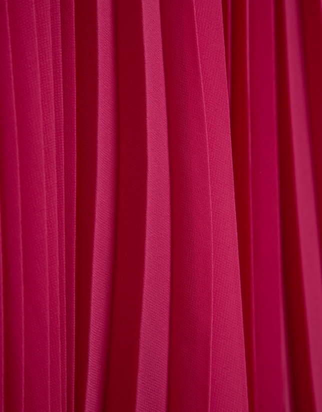 Vestido midi con falda plisada en crepe georgette fucsia