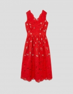 Vestido midi sin mangas bordado suizo rojo