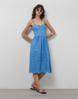 Vestido midi tirantes bordado suizo azul