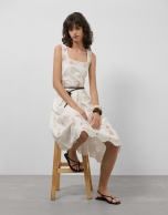 Vestido midi de sisas en guipur blanco