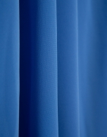 Vestido largo escote halter anudado en crepe georgette azul