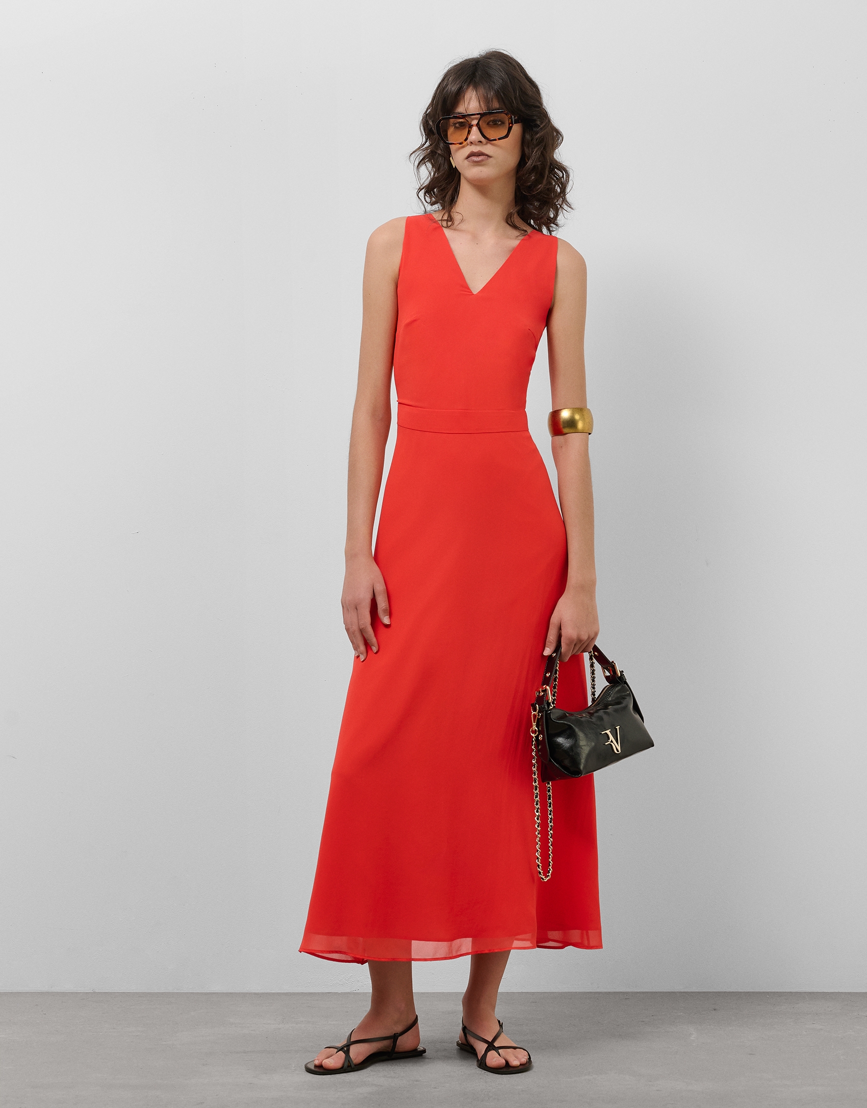 Vestido midi escote halter anudado en crepe georgette rojo