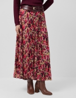 Falda midi plisada crepe georgette estampado floral berenjena