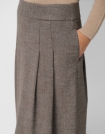 Falda midi pliegues punté cámel