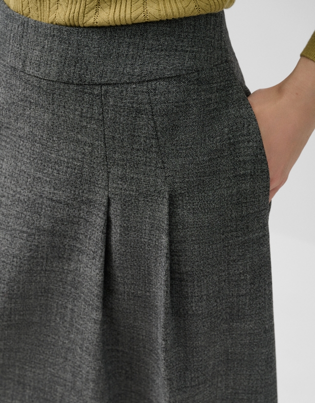 Falda midi pliegues punté gris