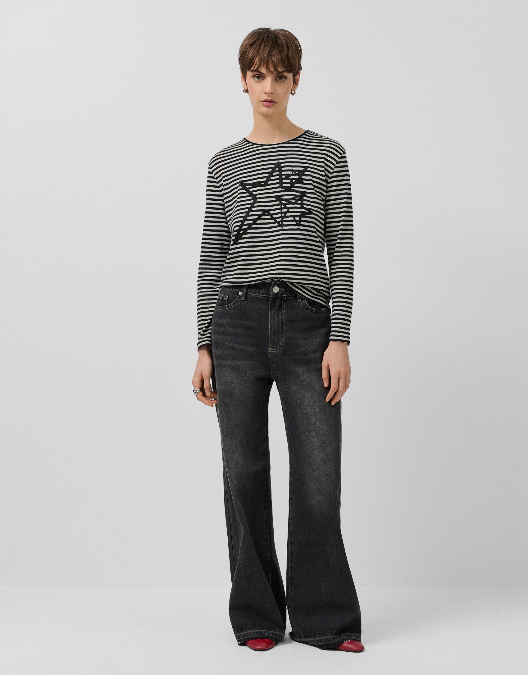 Wide-leg black jeans