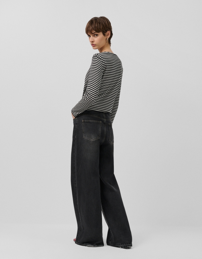 Wide-leg black jeans