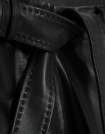 Pantalón recto napa negro con cinturón