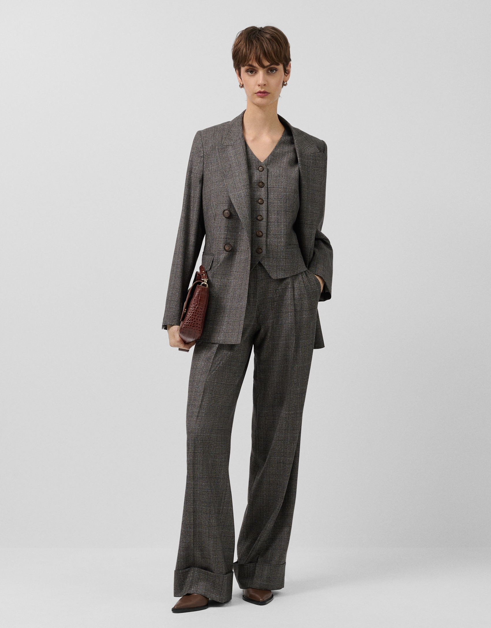 Pantalón pinzas corte masculino cuadro gales marrón