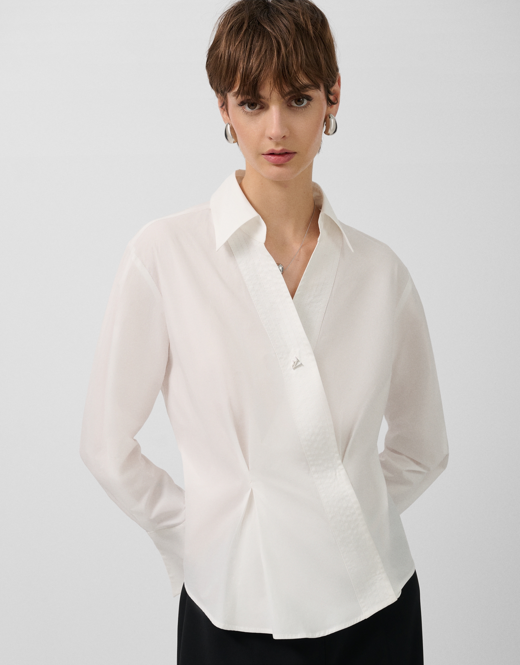 Cross-over shirt with white cotton stitched views