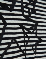 Long-sleeved T-shirt with gray stripes and stars