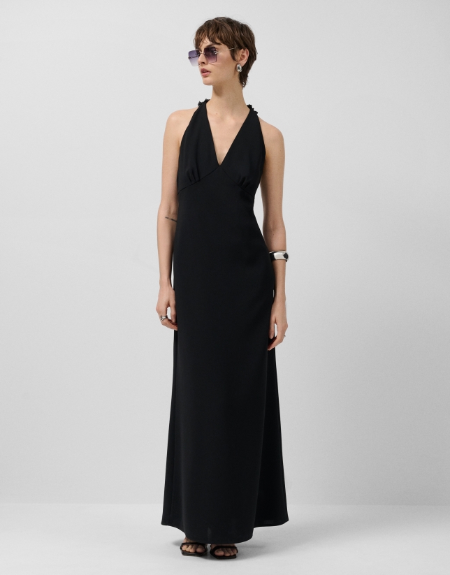 Vestido escote halter crepé negro