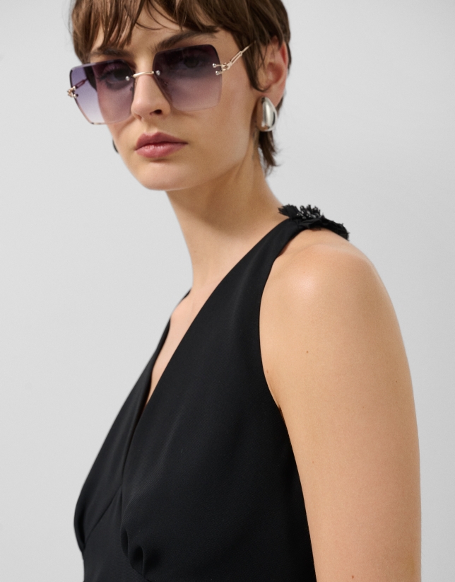 Vestido escote halter crepé negro