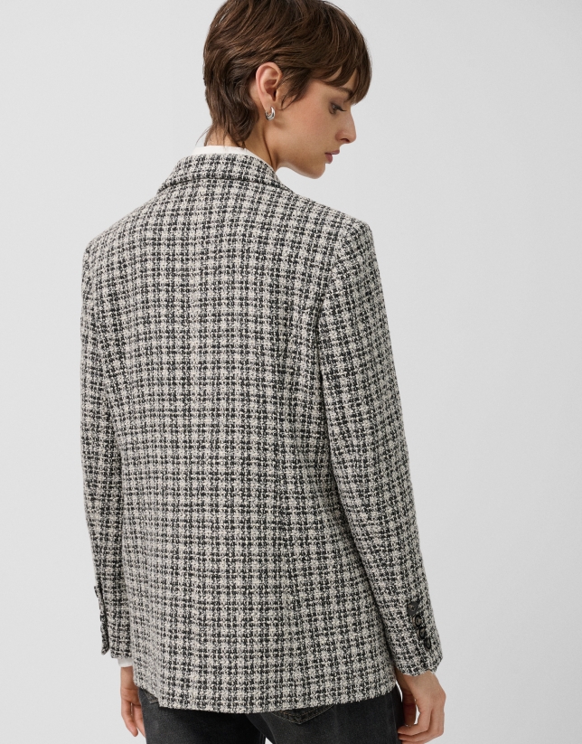 Chaqueta corta tweed blanco y negro hilos dorados