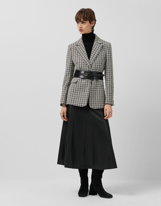 Chaqueta corta tweed blanco y negro hilos dorados