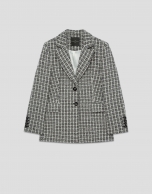 Chaqueta corta tweed blanco y negro hilos dorados
