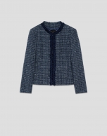 Chaqueta corta azul con pasamanería en delantero