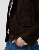 Chaqueta ante marrón con pespuntes