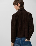 Chaqueta ante marrón con pespuntes